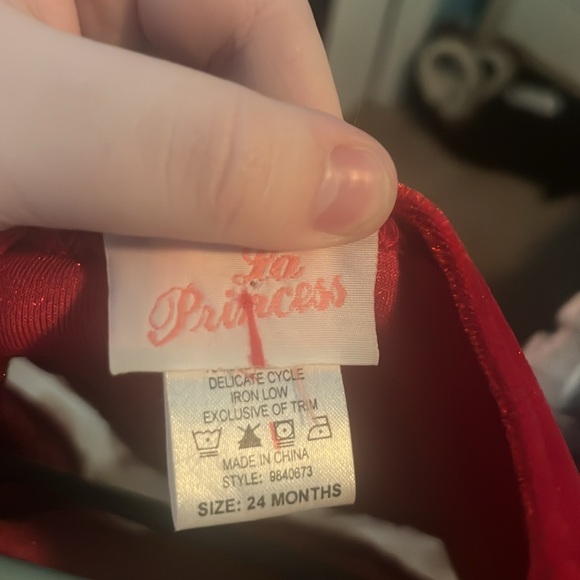 dresses - Picture 3 of 3